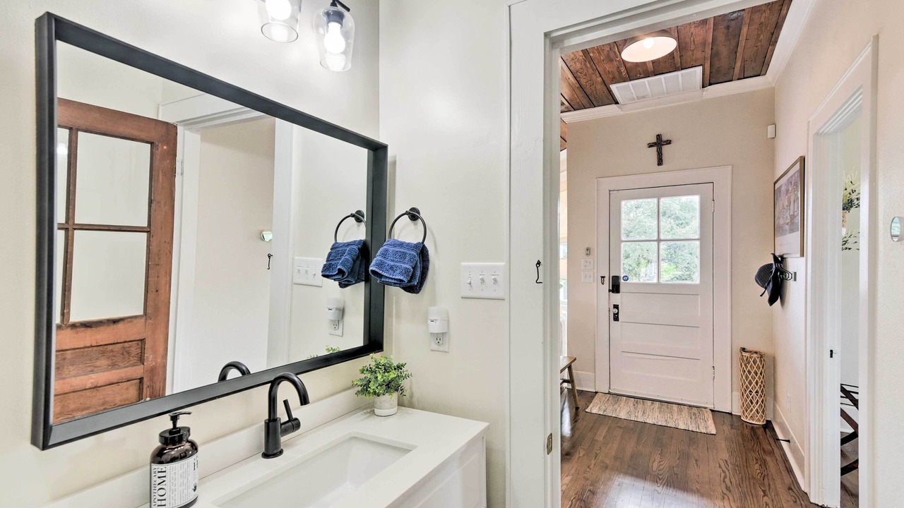 Photo of Bathroom in Galveston