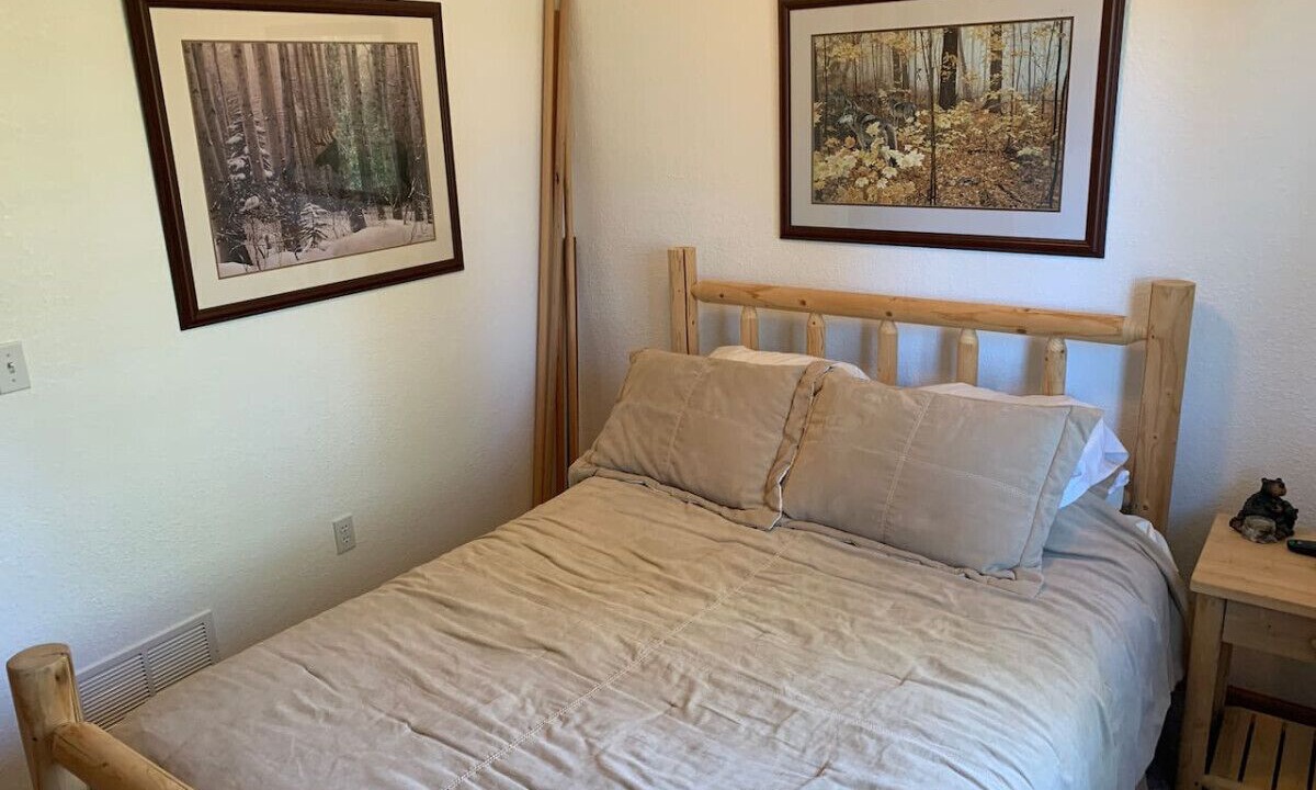 Photo of Bedroom in Indian Mountain