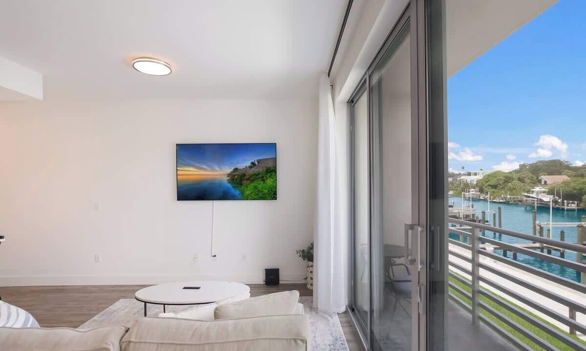 Photo of Livingroom in Central Sarasota