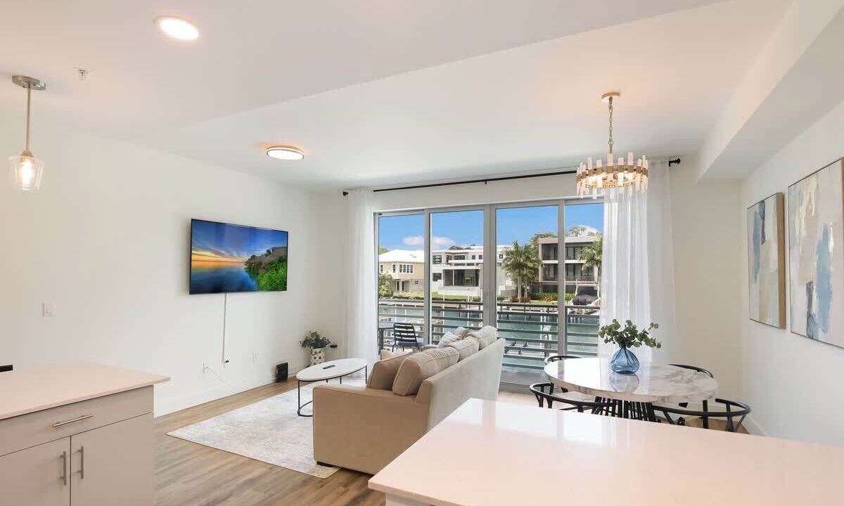 Photo of Livingroom in Central Sarasota