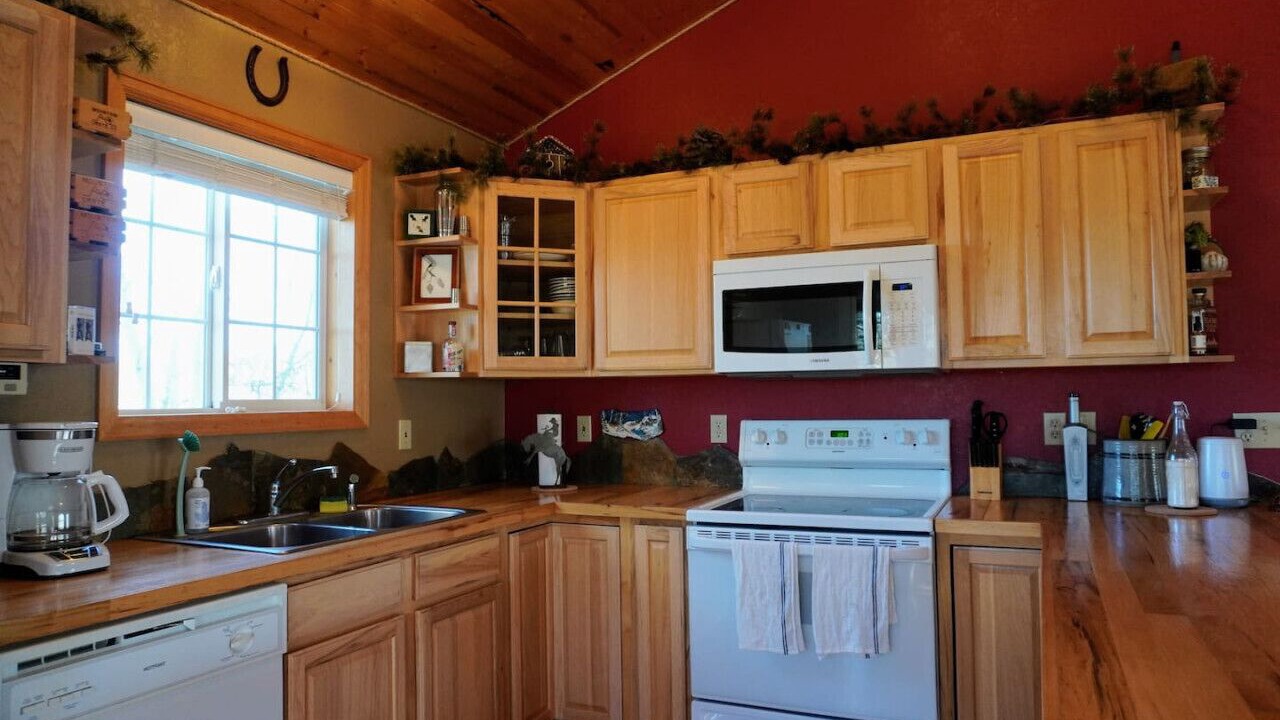 Photo of Kitchen in Indian Mountain