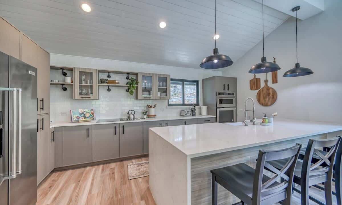 Photo of Bedroom in Canyon Lake