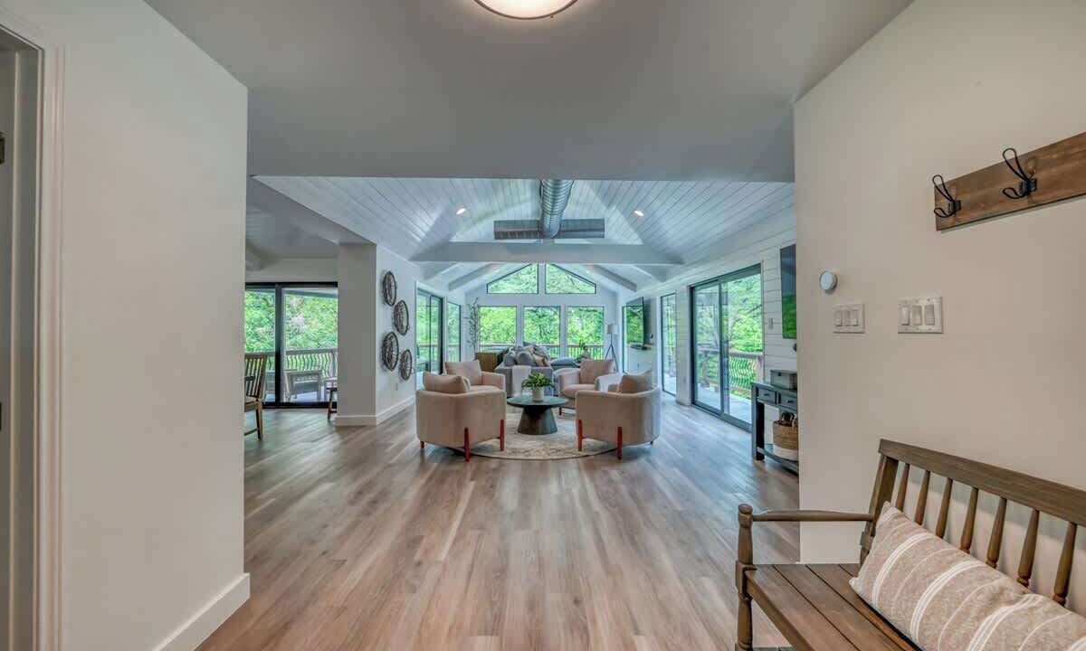 Photo of Bedroom in Canyon Lake