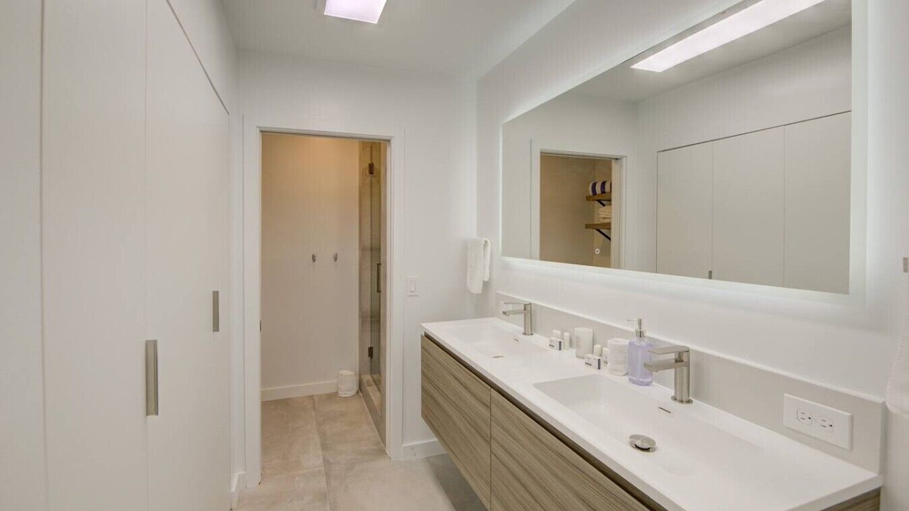 Photo of Bathroom in Coral Ridge