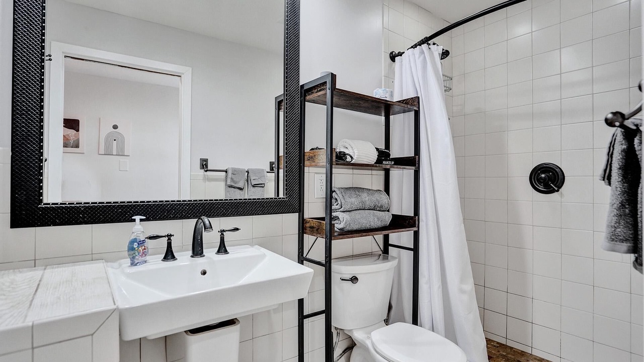 Photo of Bathroom in Middle River Terrace