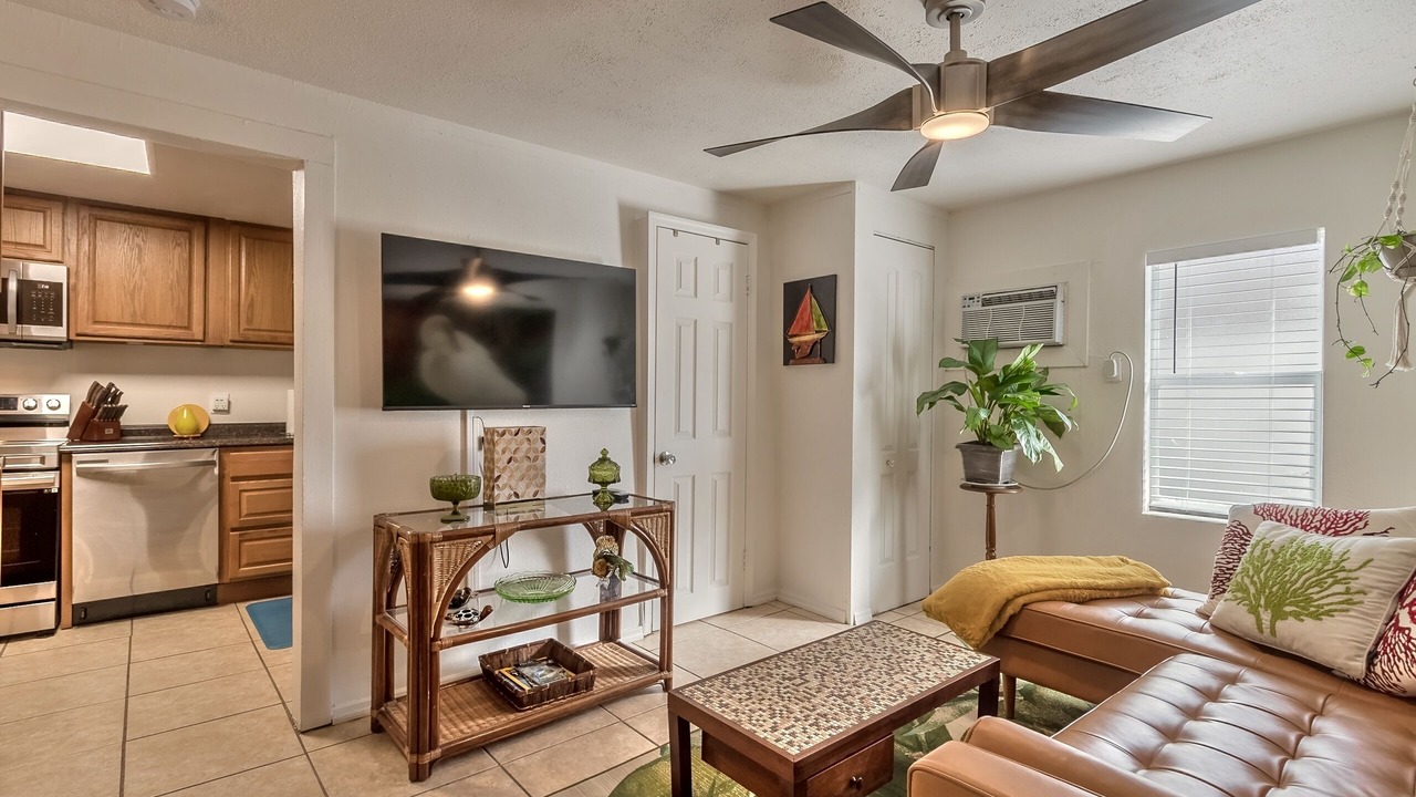 Photo of Livingroom in New Smyrna Beach
