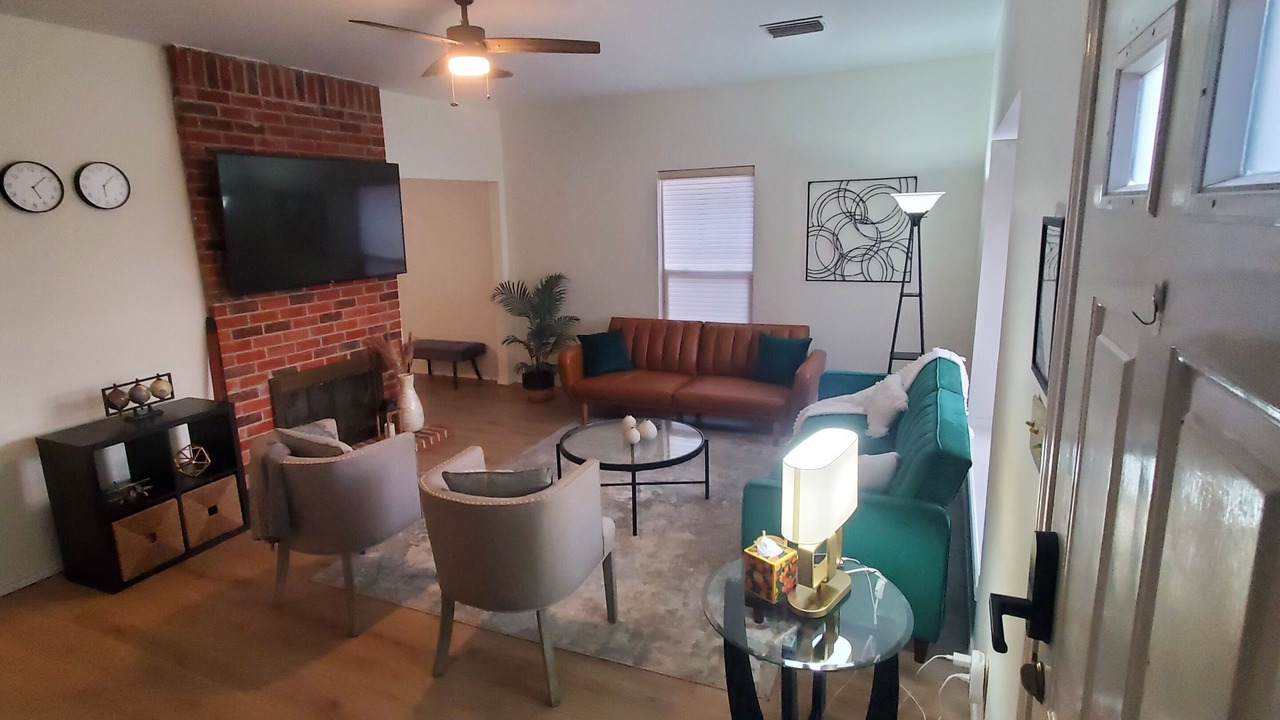 Photo of Livingroom in Euless