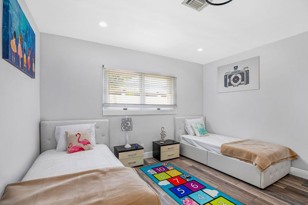 Photo of Bedroom in Coral Ridge Isles