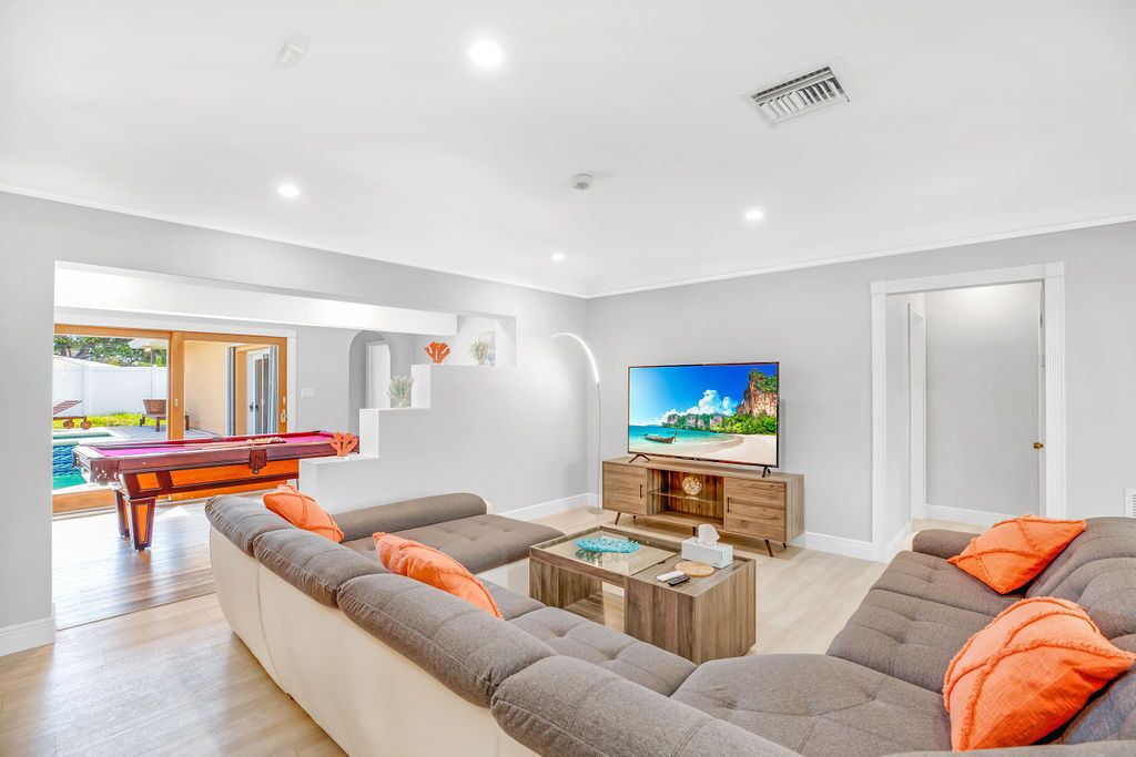 Photo of Livingroom in Coral Ridge Isles