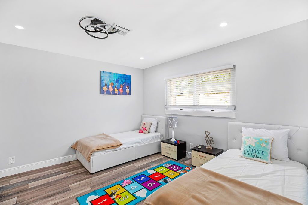 Photo of Bedroom in Coral Ridge Isles
