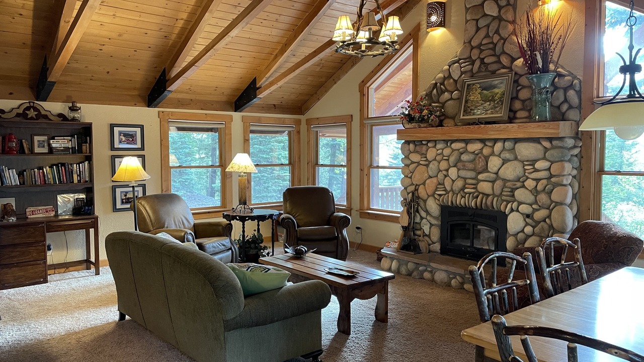 Photo of Livingroom in Bayfield