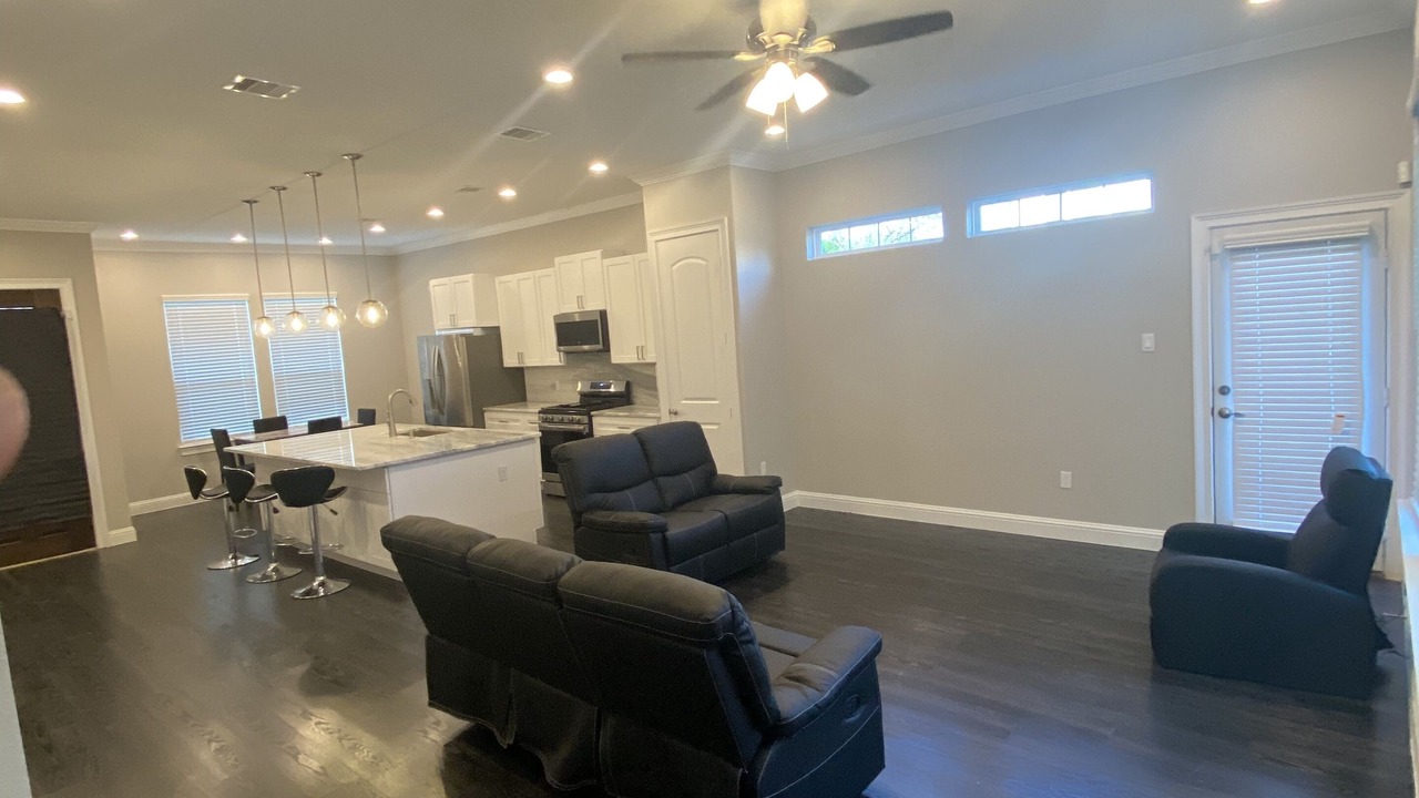 Photo of Livingroom in Southeast Houston