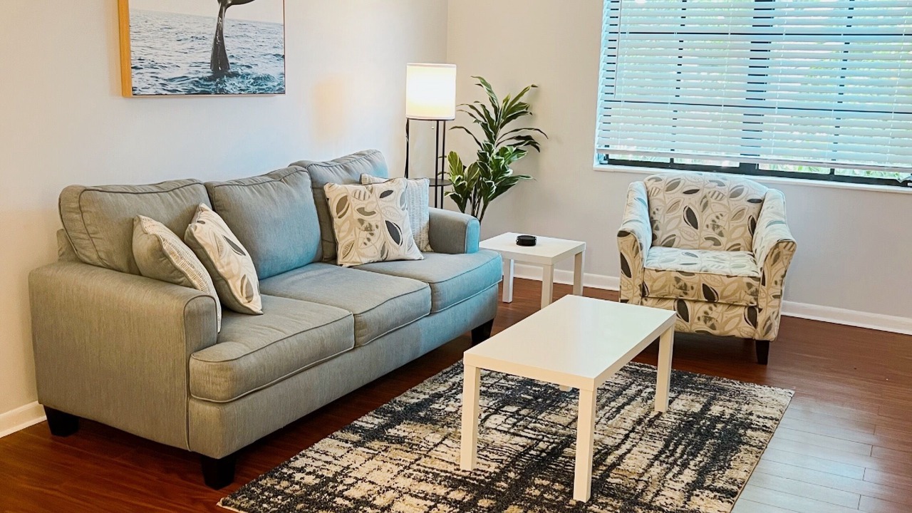 Photo of Livingroom in 17th Street Causeway