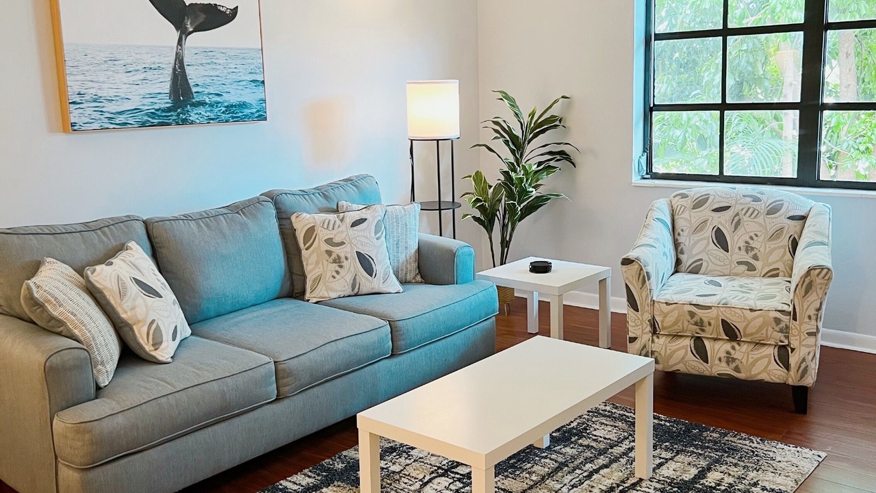 Photo of Livingroom in 17th Street Causeway