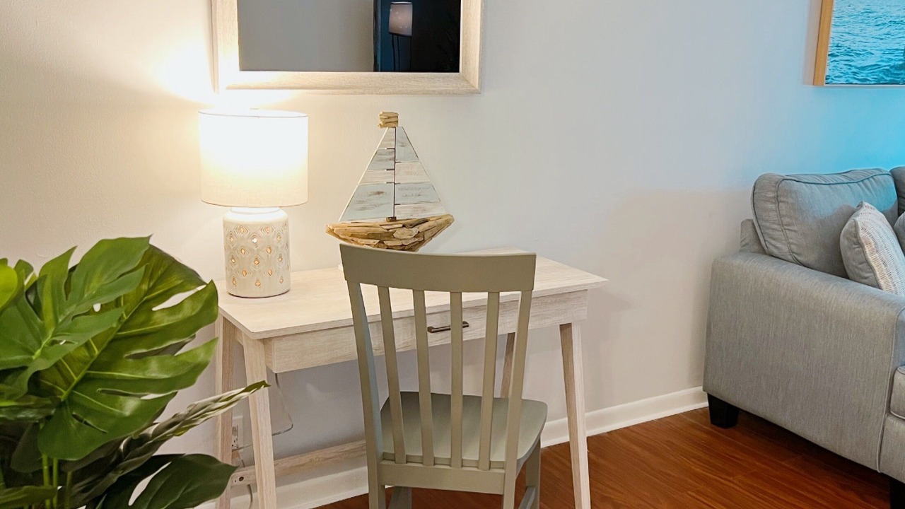 Photo of Livingroom in 17th Street Causeway