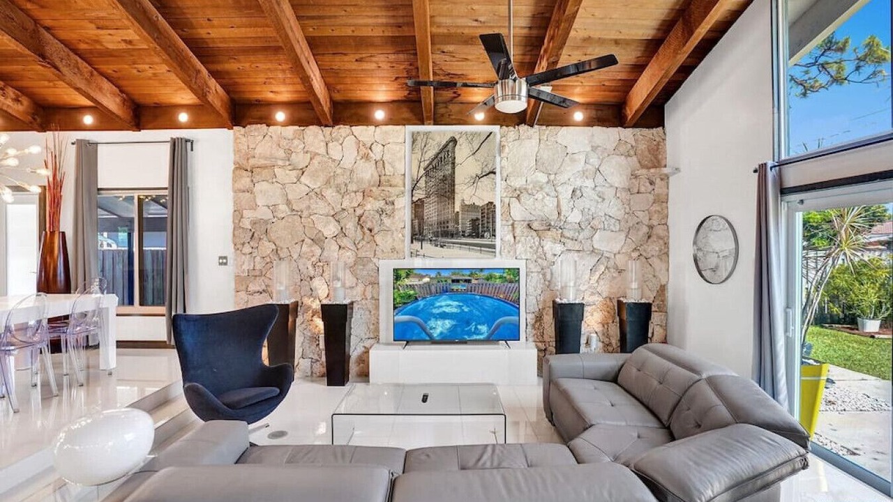 Photo of Livingroom in North Andrews Gardens