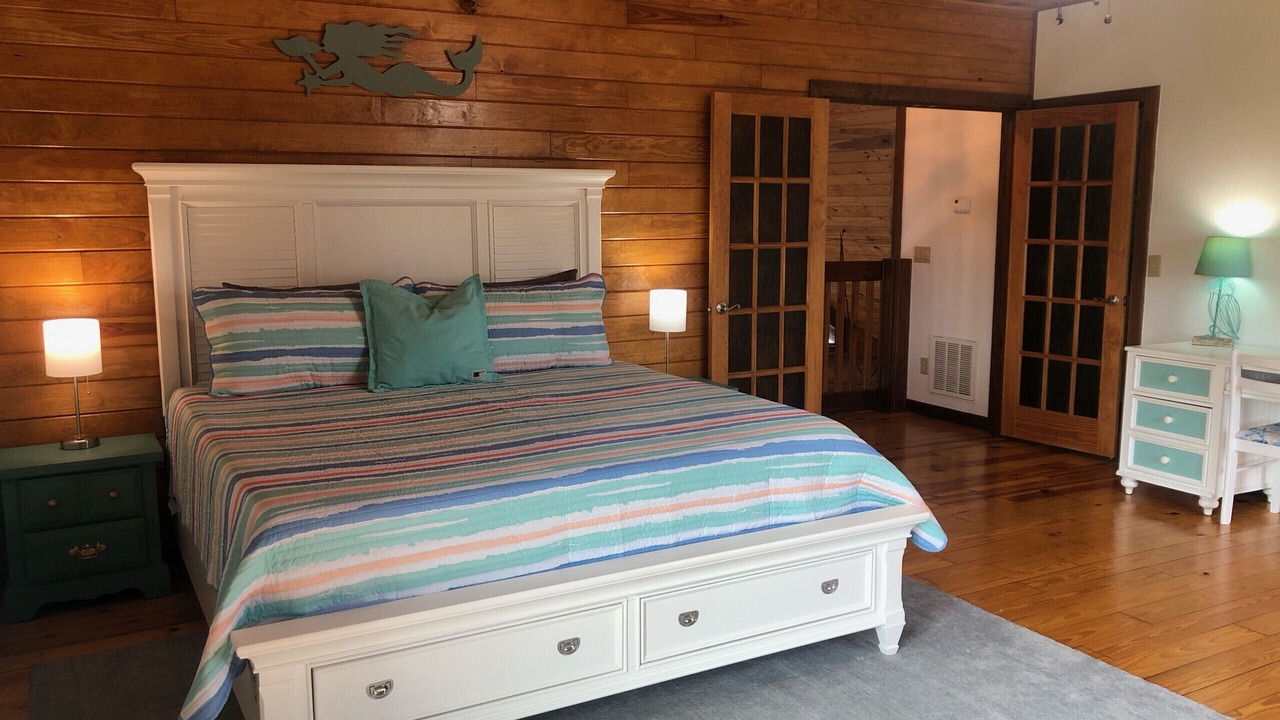Photo of Bedroom in Weeki Wachee Gardens