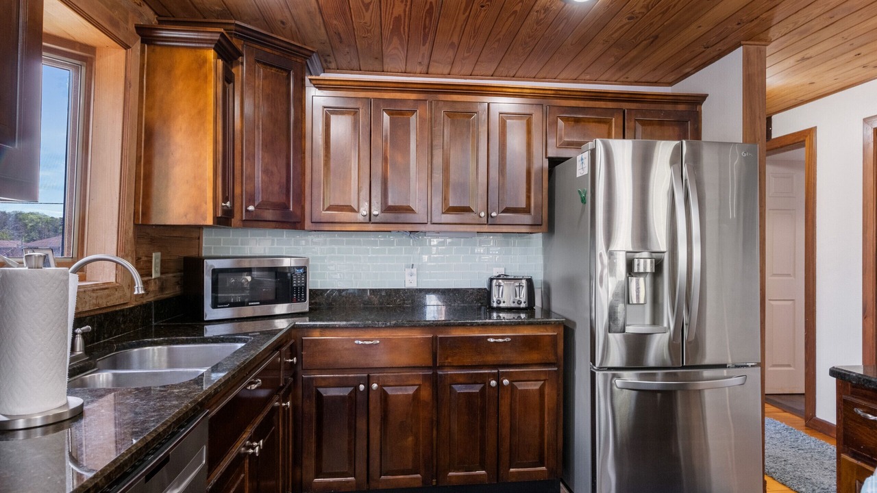 Photo of Kitchen in Weeki Wachee Gardens