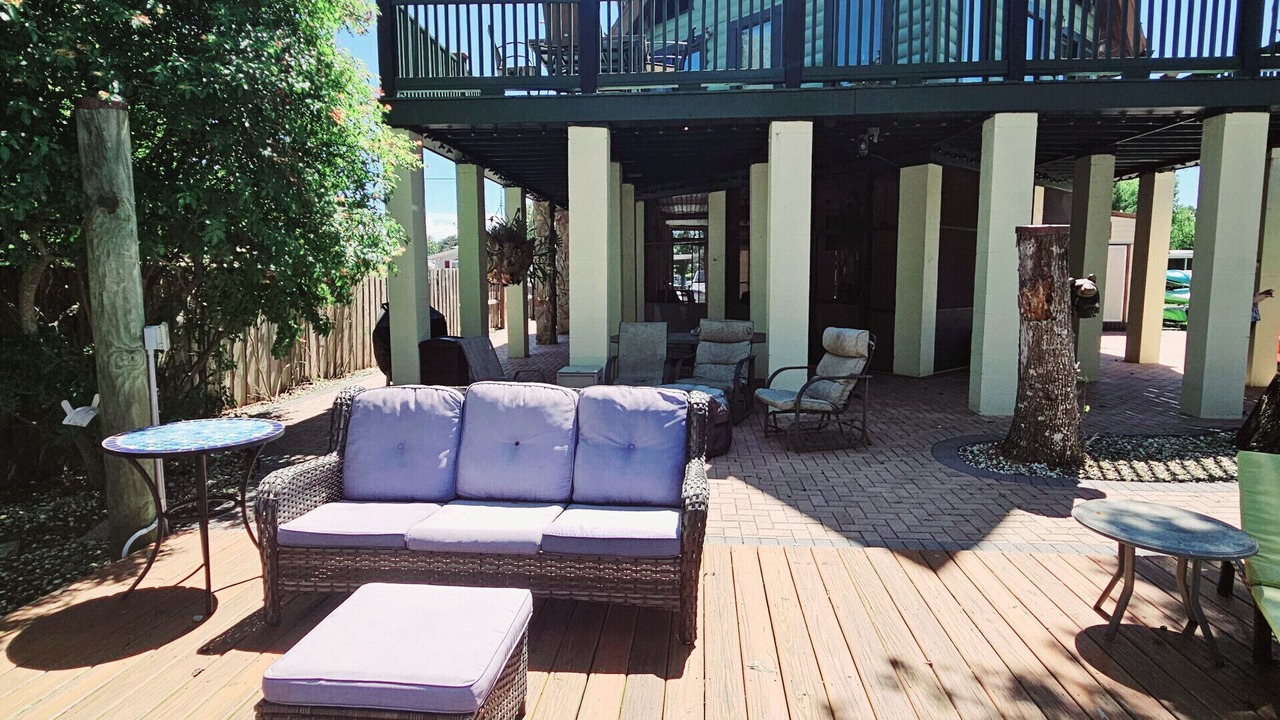 Photo of Patio Balcony in Weeki Wachee Gardens