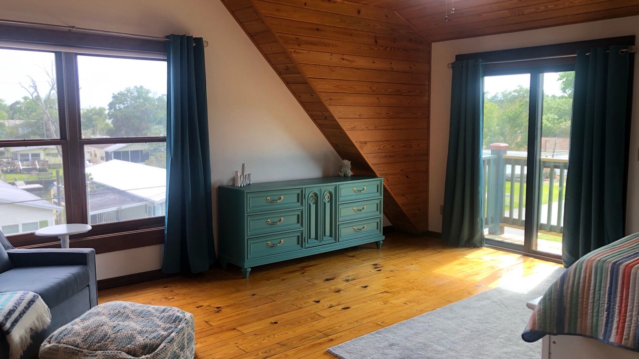 Photo of Bedroom in Weeki Wachee Gardens