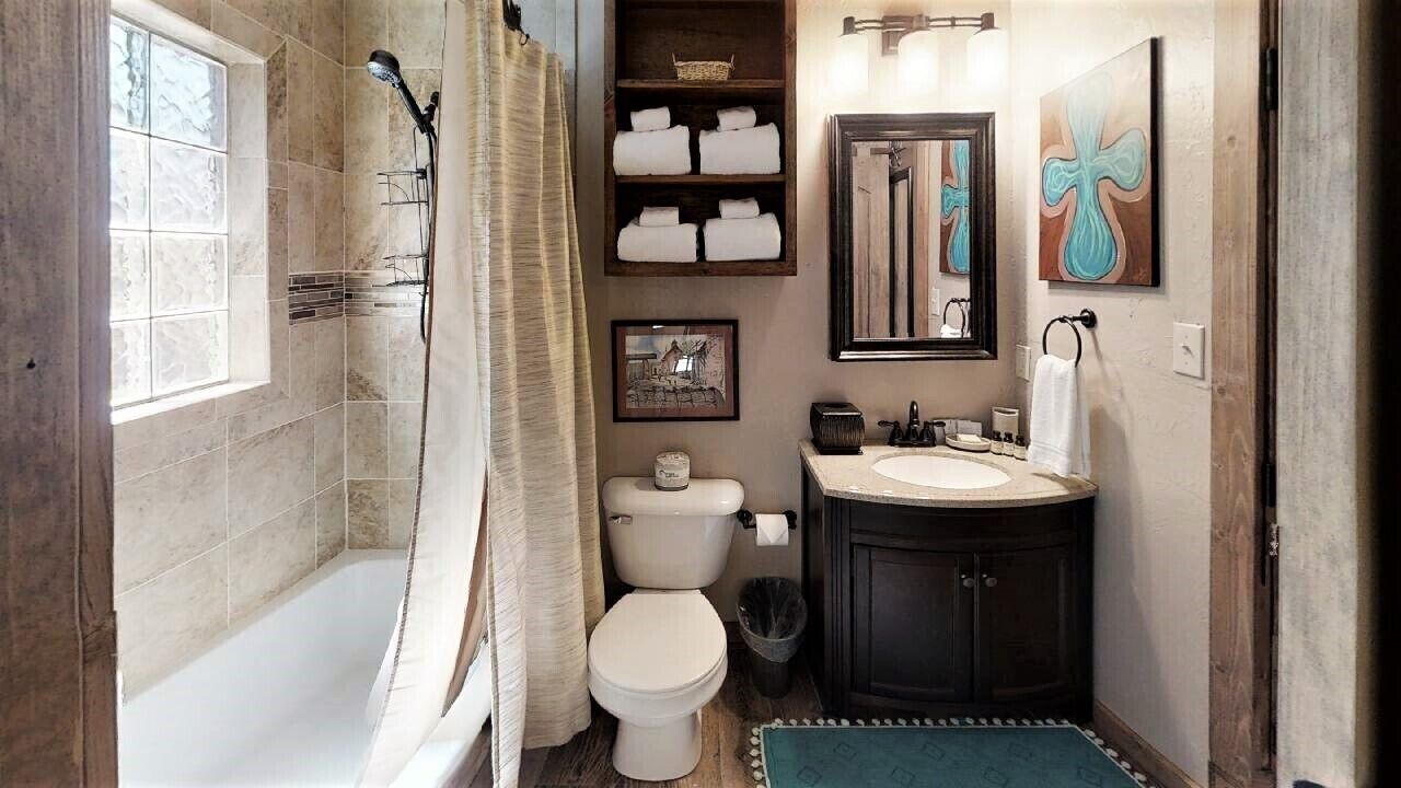 Photo of Bathroom in Red River