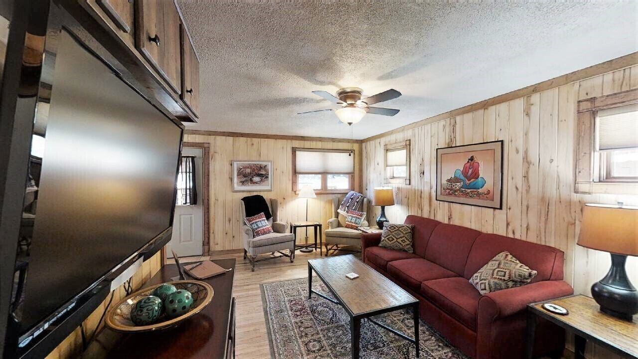 Photo of Livingroom in Red River