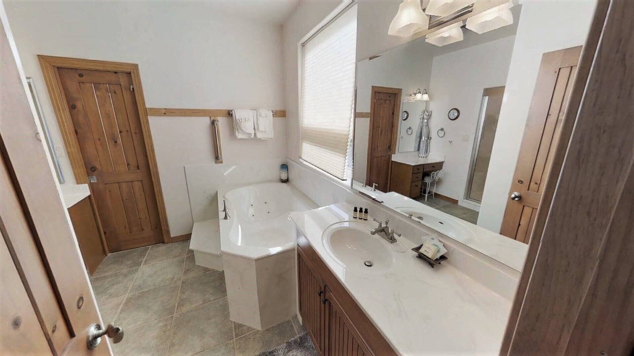 Photo of Bathroom in Red River