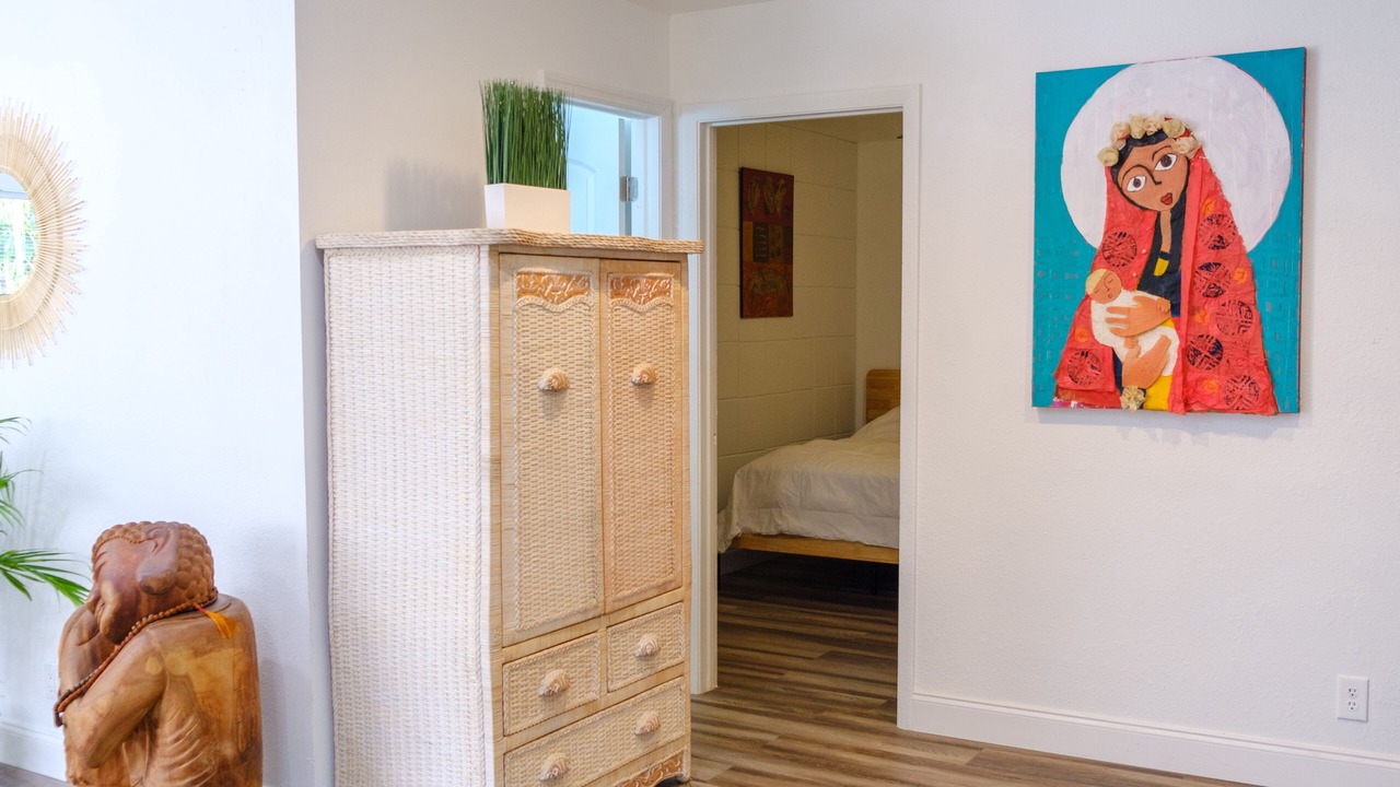 Photo of Bedroom in Central Oakland Park