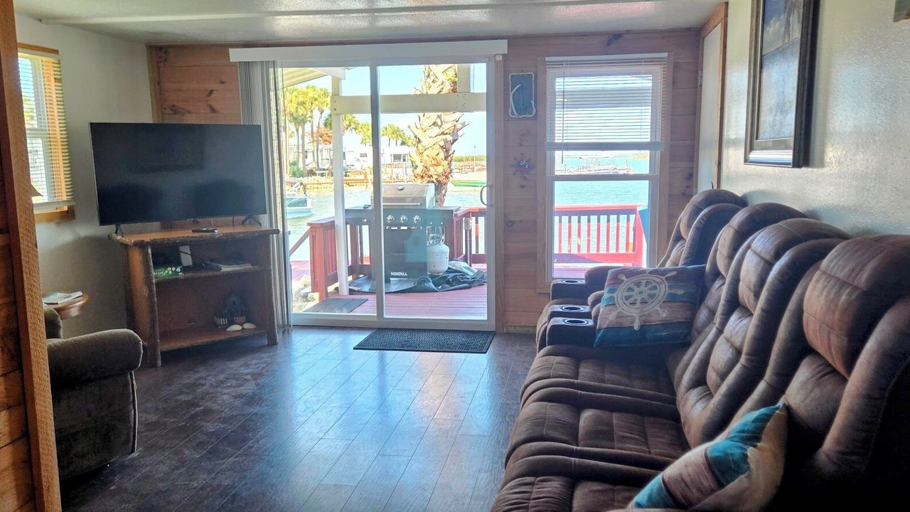 Photo of Livingroom in Oak Hill