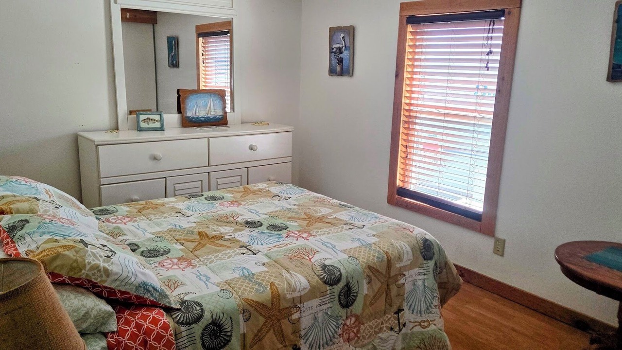 Photo of Bedroom in Oak Hill