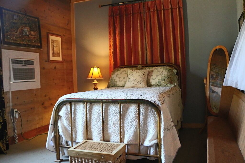 Photo of Bedroom in Caddo Gap