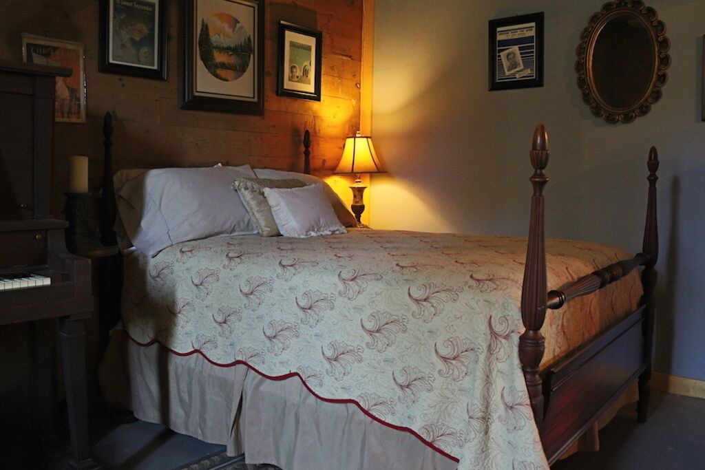 Photo of Bedroom in Caddo Gap