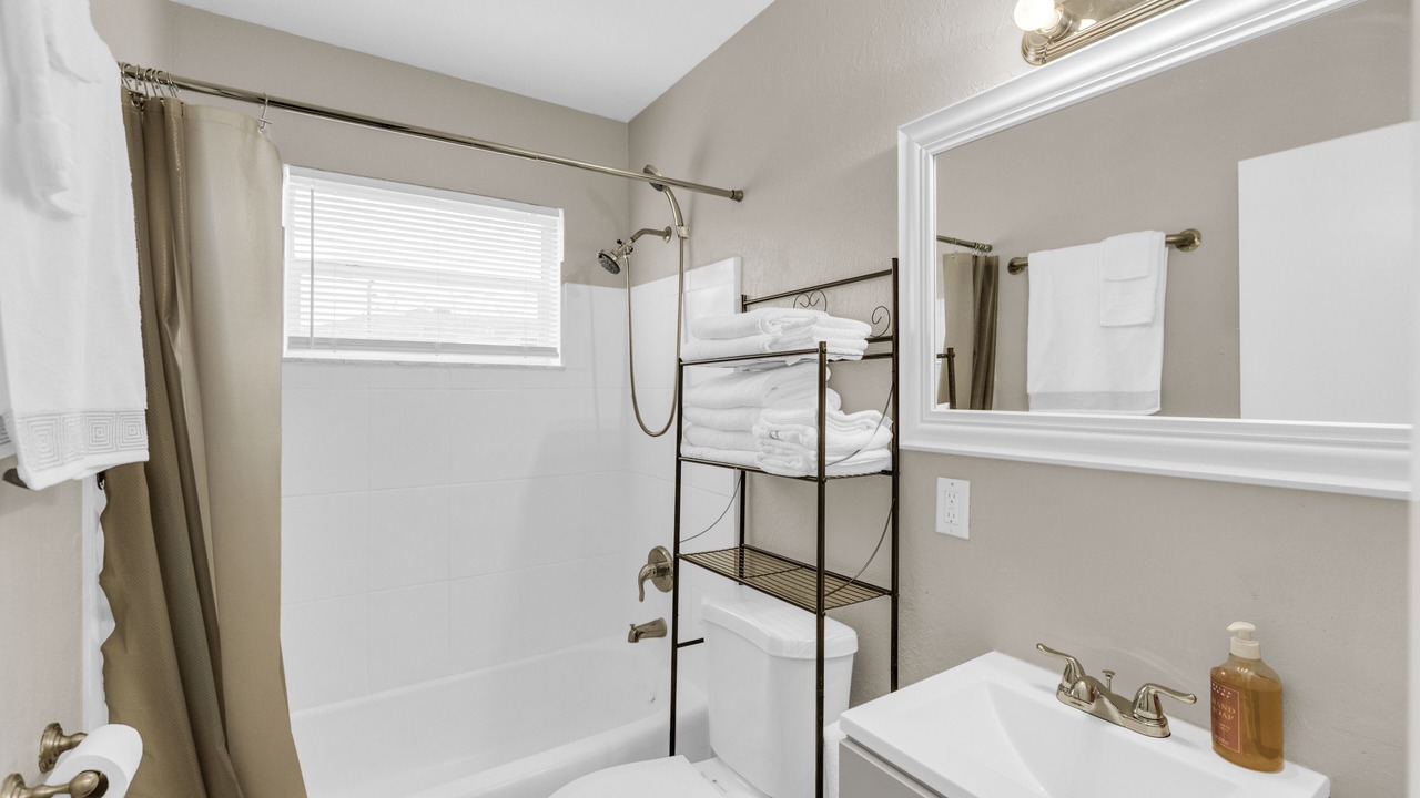 Photo of Bathroom in Lauderdale Lakes