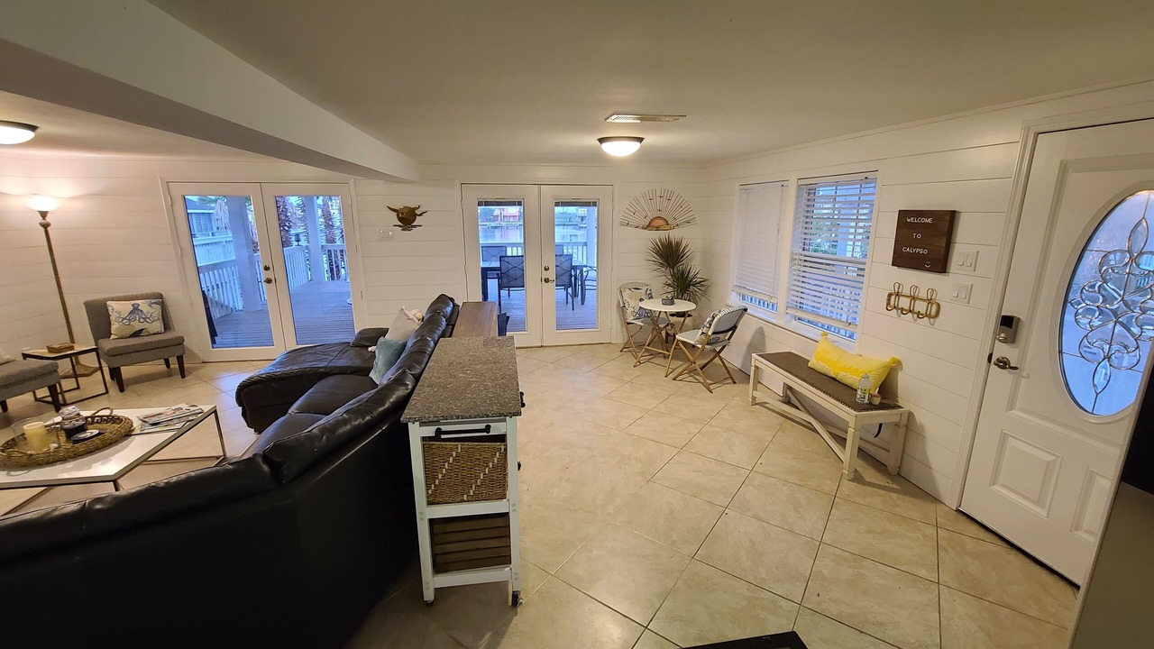 Photo of Livingroom in Crash Boat Basin