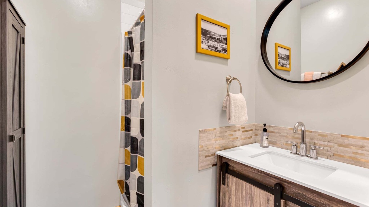 Photo of Bathroom in Garfield