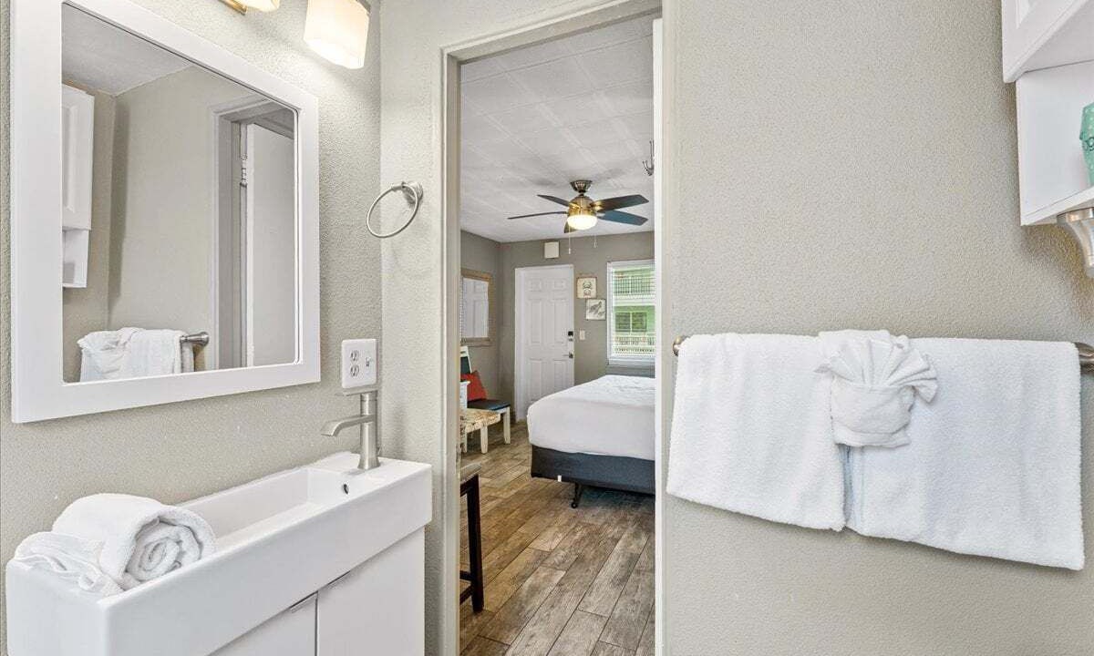 Photo of Bathroom in Treasure Island