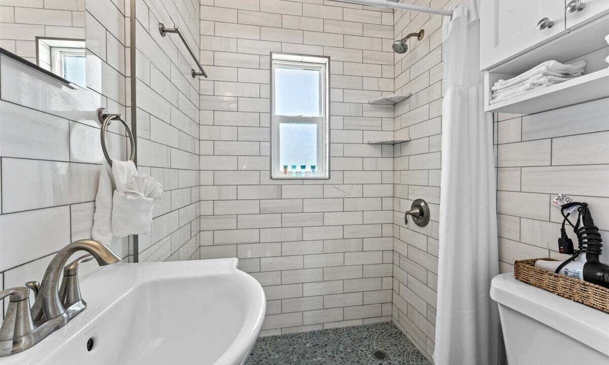 Photo of Bathroom in Treasure Island