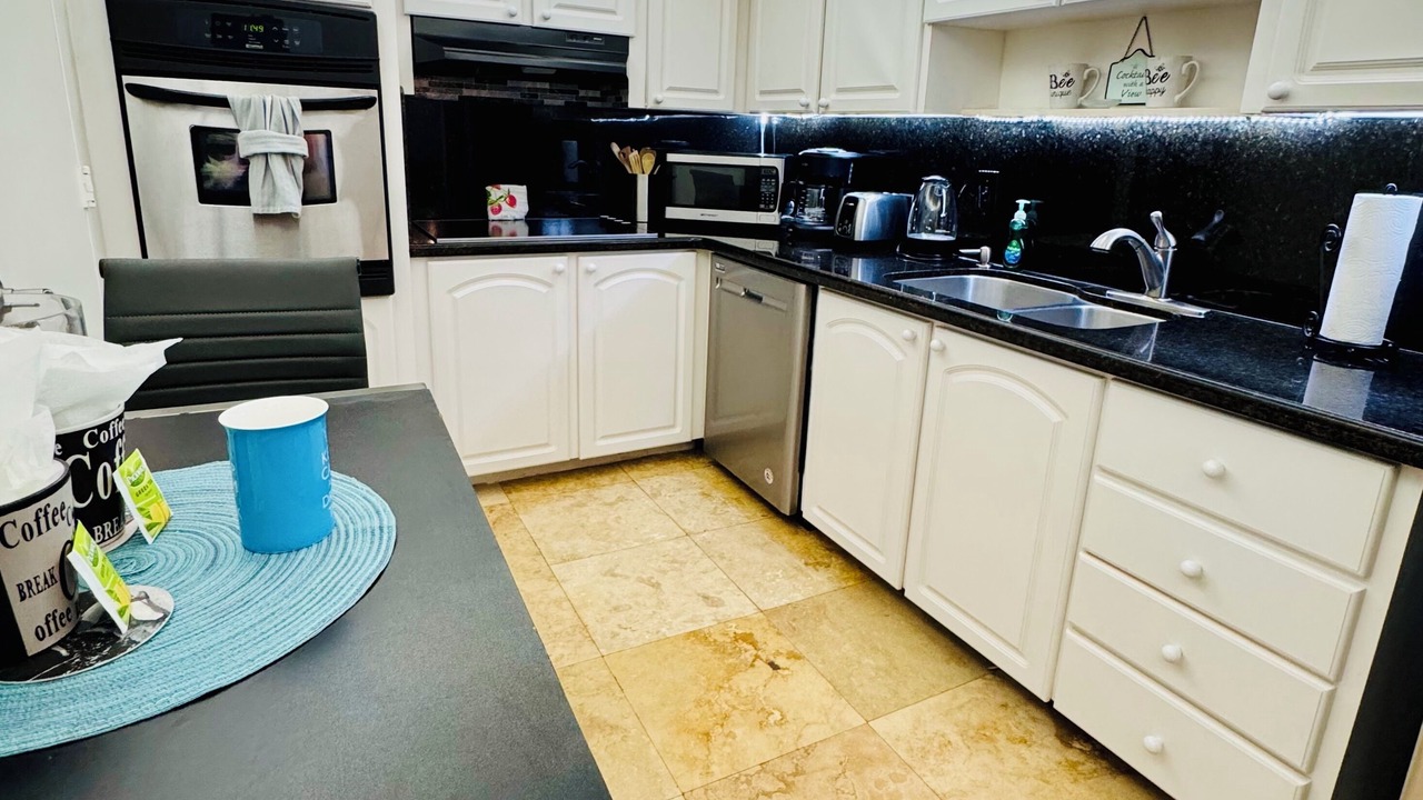 Photo of Kitchen in Hollywood South Central Beach