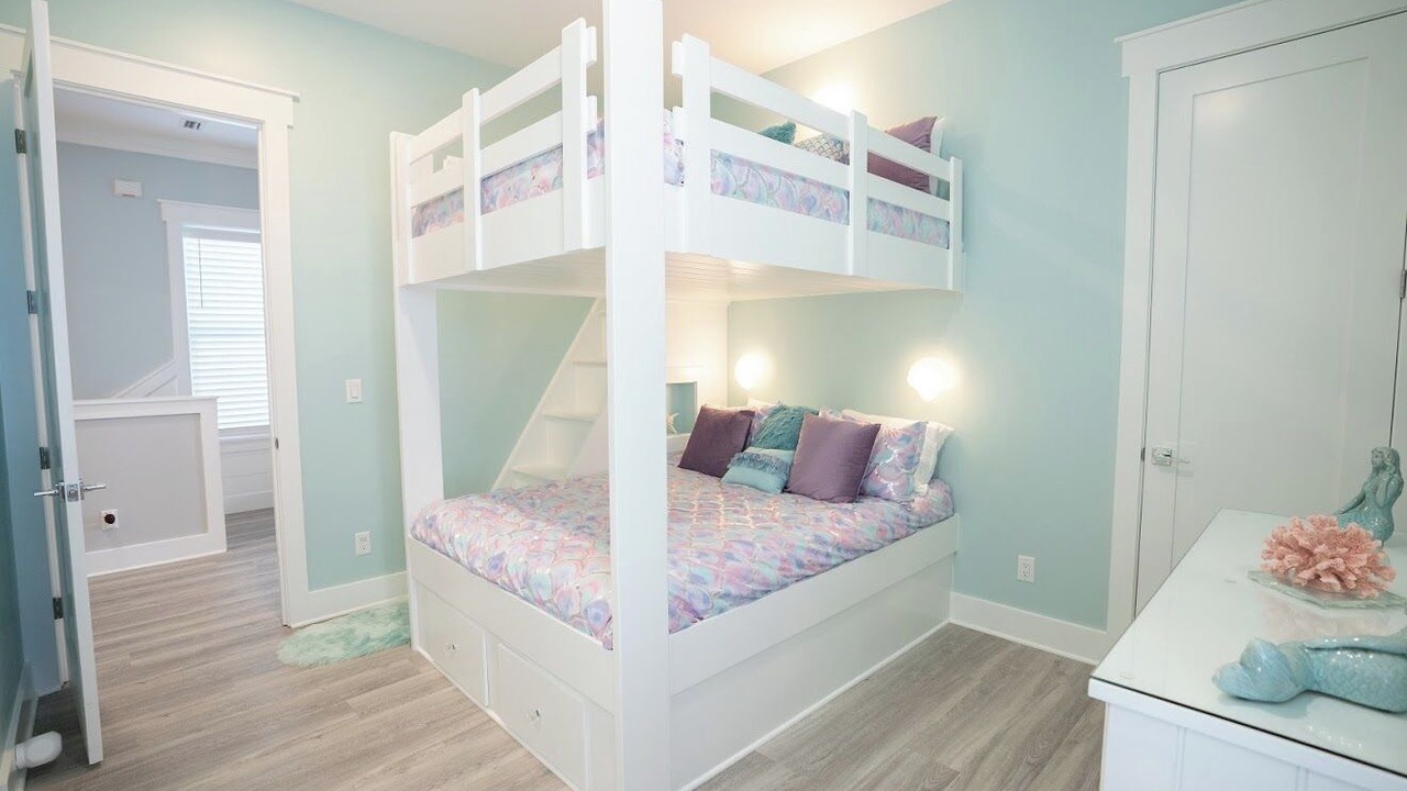 Photo of Bedroom in Laguna Beach Estates