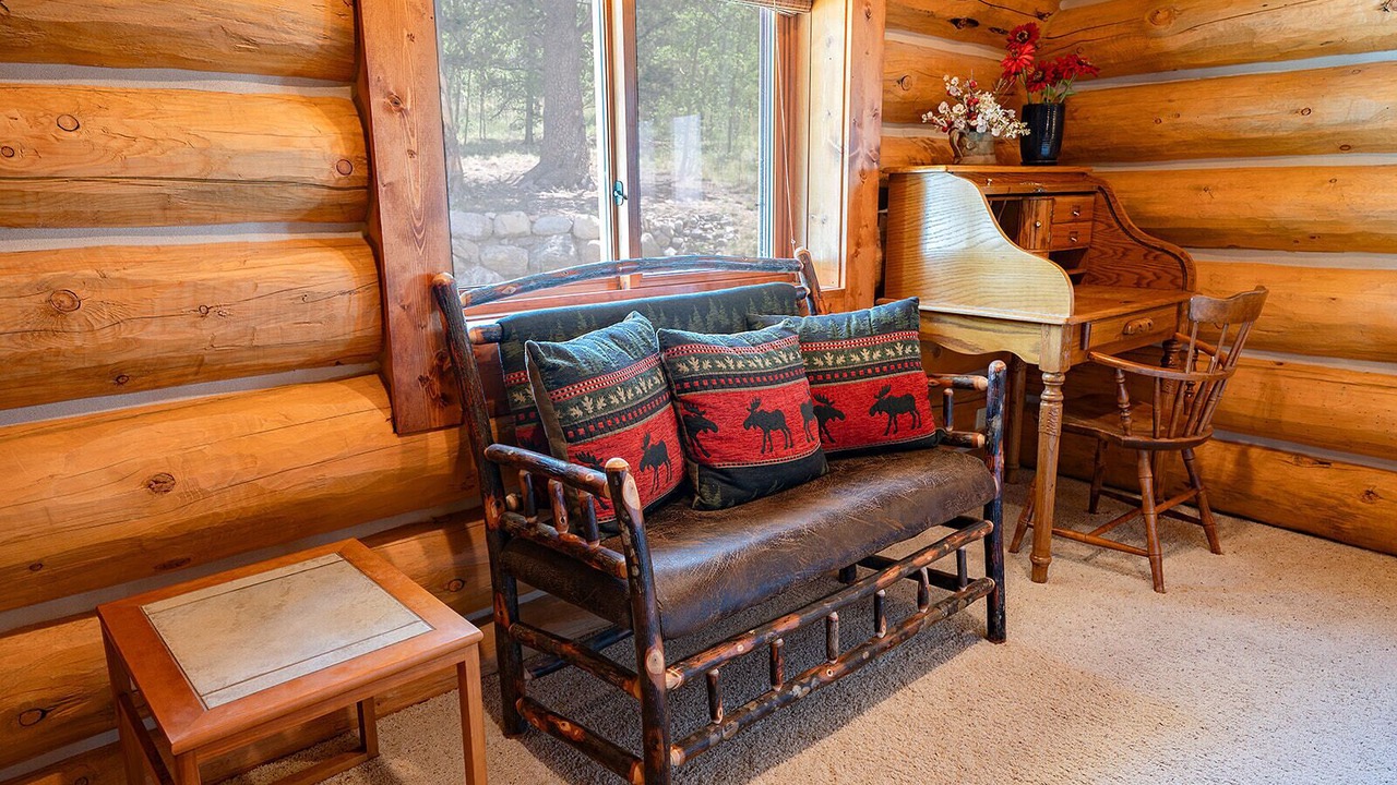 Photo of Livingroom in Fairplay
