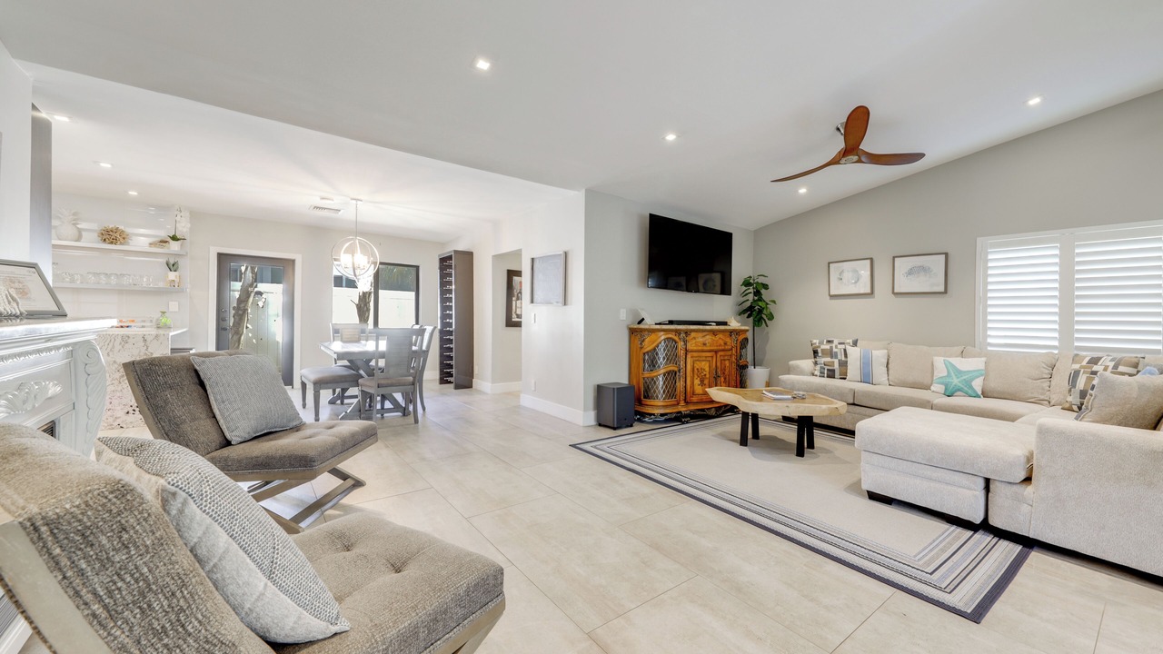 Photo of Bedroom in Santa Barbara Estates