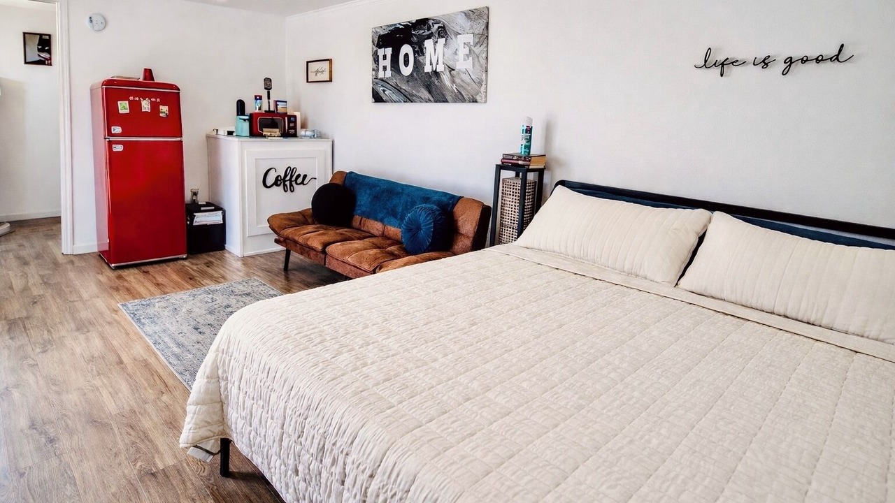 Photo of Bedroom in Salem