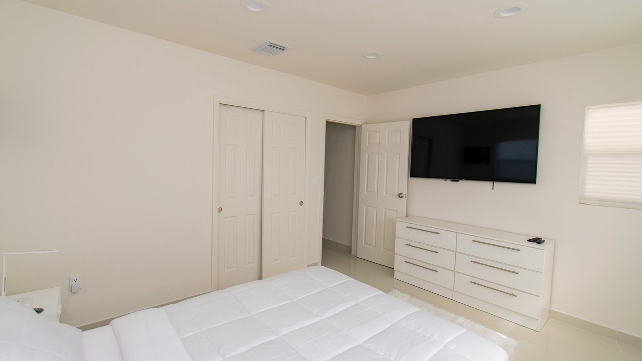 Photo of Bedroom in Royal Poinciana