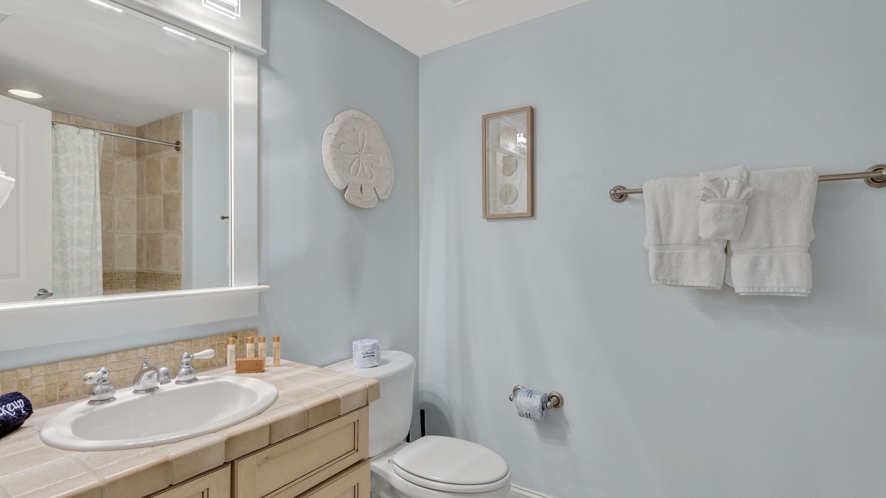 Photo of Bathroom in Baytowne Wharf