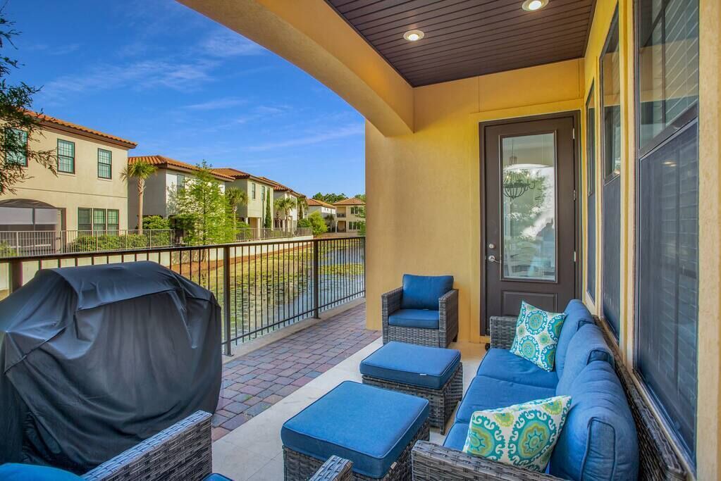 Photo of Patio Balcony in Villa Lago