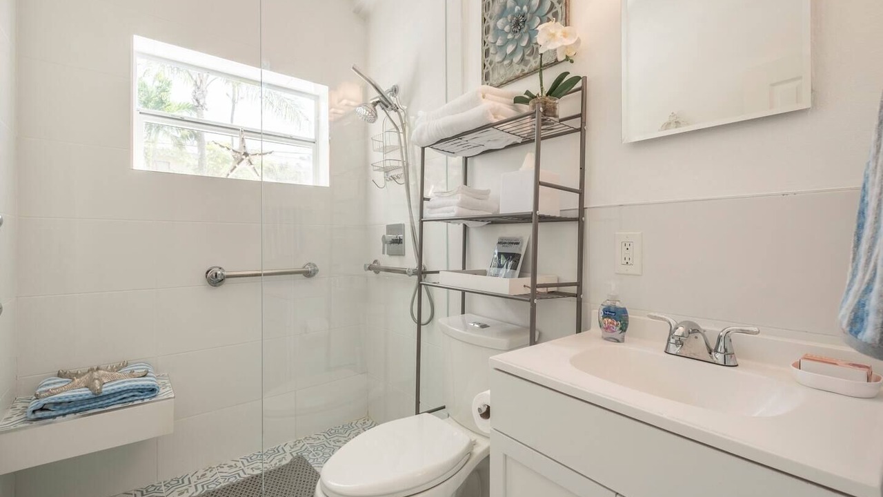 Photo of Bathroom in Middle River Terrace
