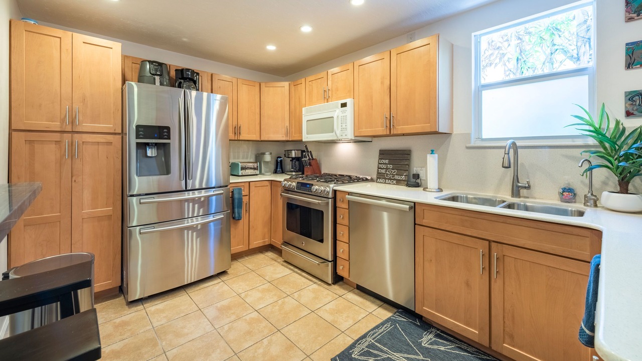 Photo of Kitchen in Lauderdale Beach