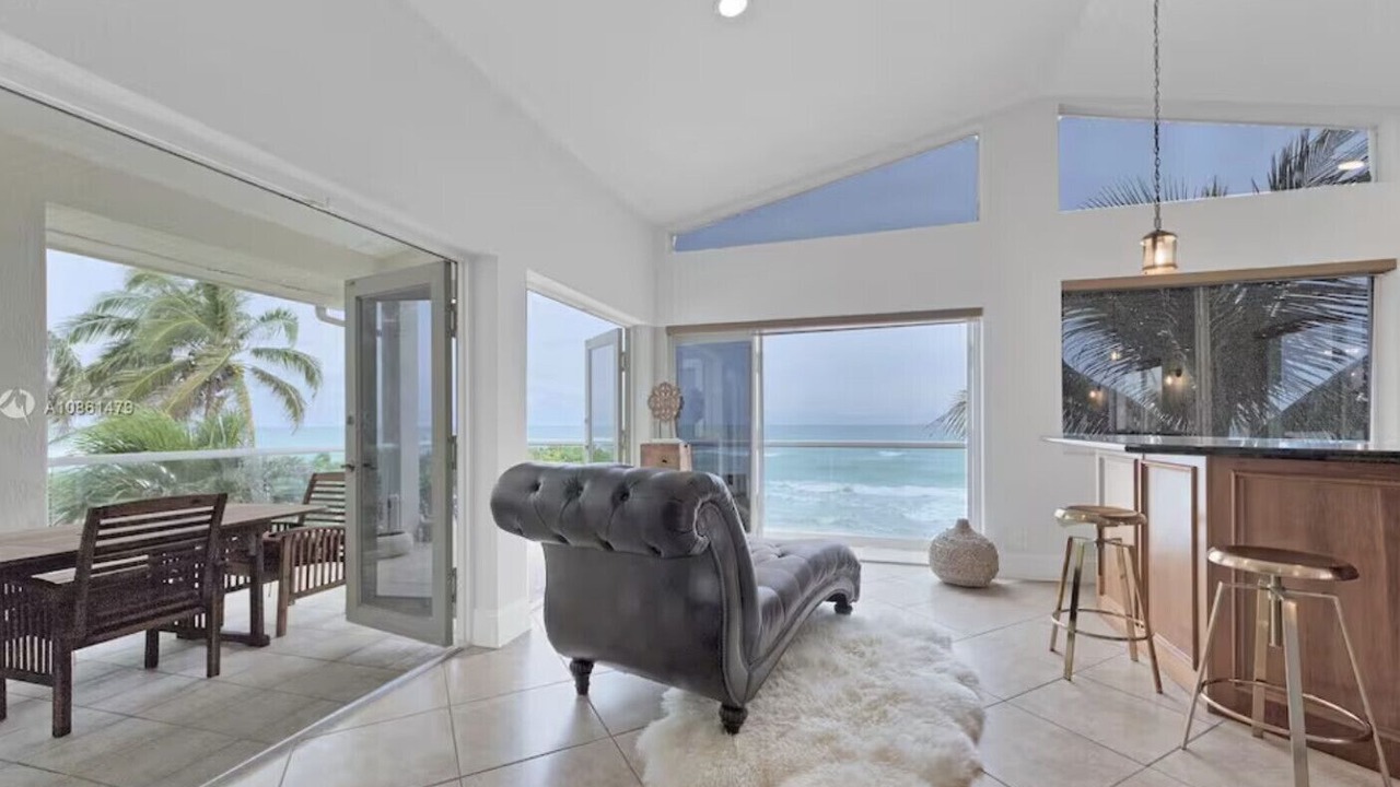 Photo of Livingroom in North Beach