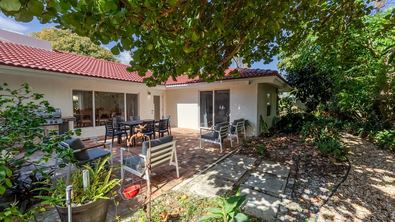 Photo of Outdoor in Dolphin Isles