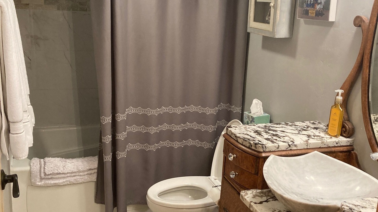 Photo of Bathroom in Red River